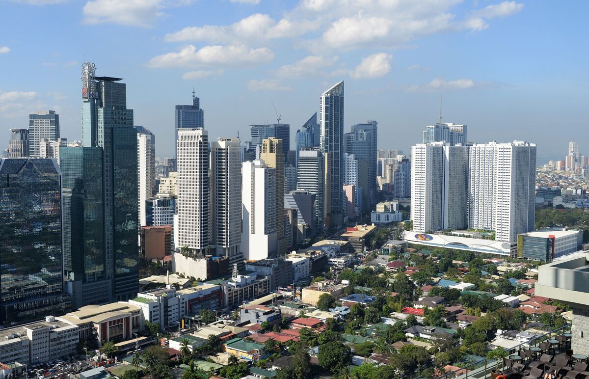 Philippines Taps International Bond Market Amid Easing Oil Pressure