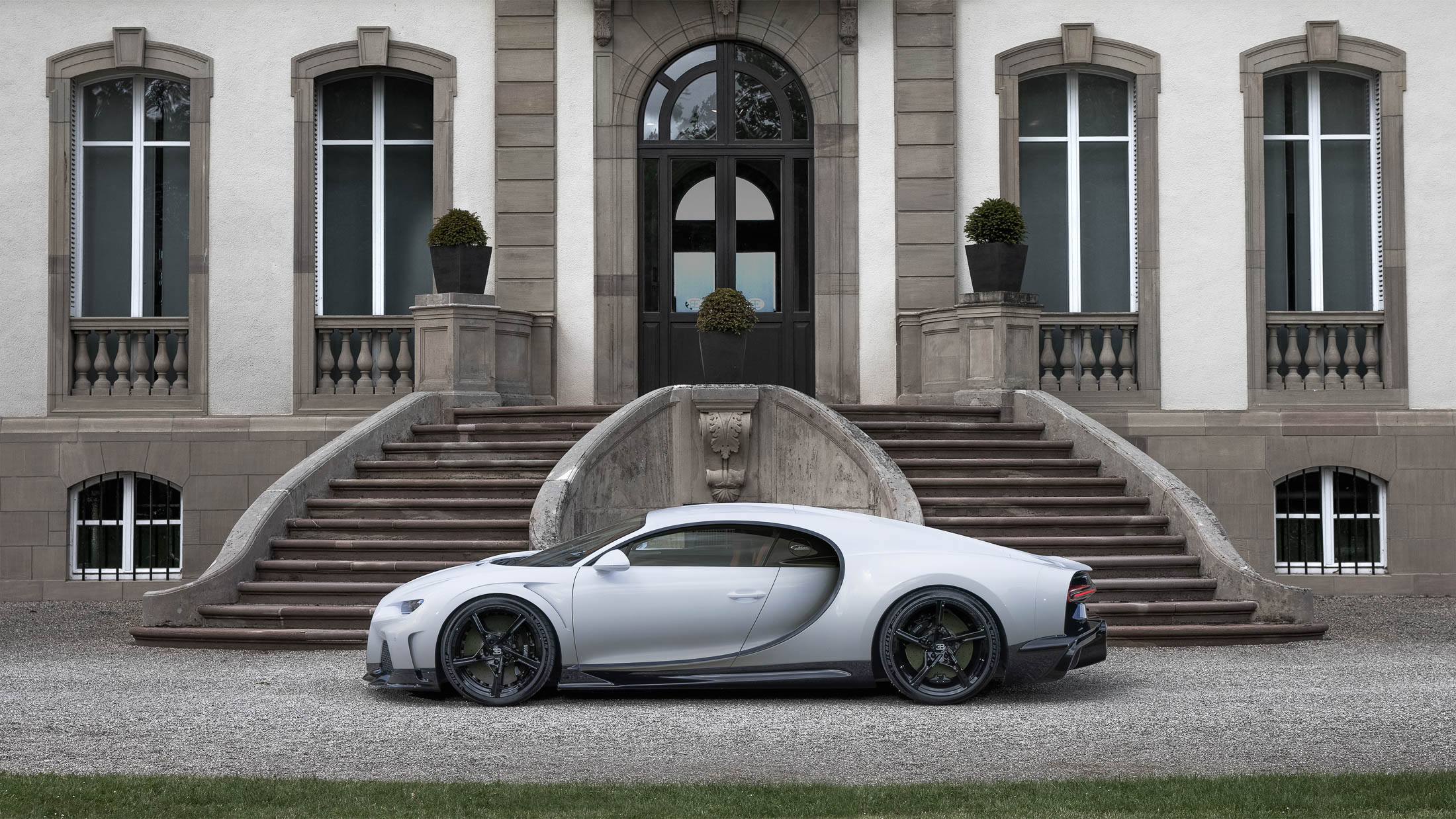 Bugatti announces production of the $4,000,000 Chiron Super Sport 300+ -  Acquire