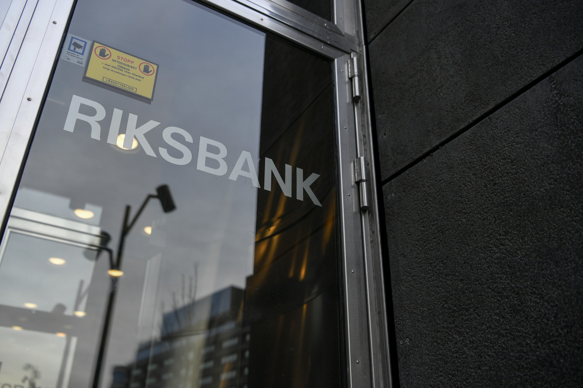 Sveriges Riksbank Governor Stefan Ingves Ends Subzero Experiment in Global Test Case
