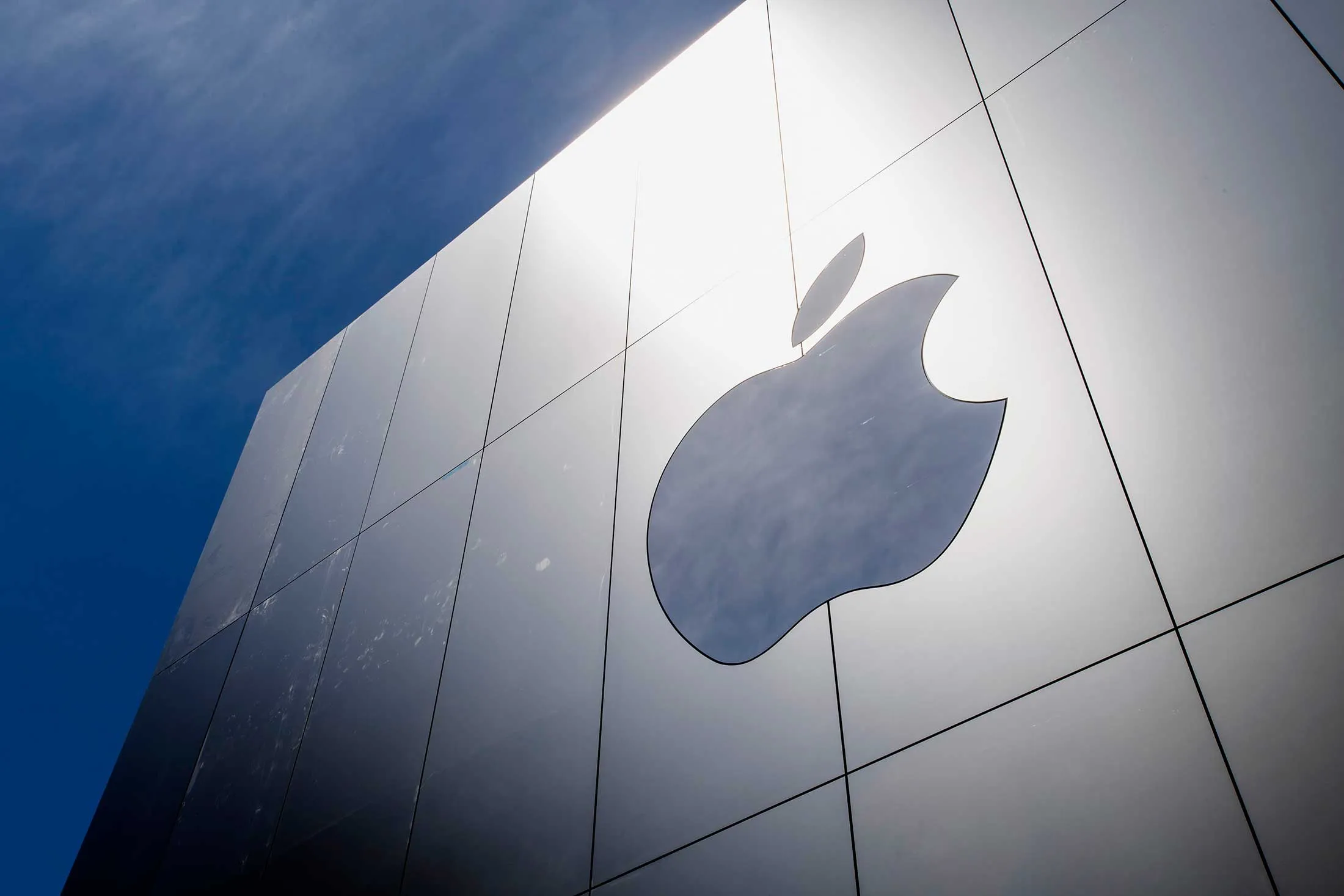 Inside The New Apple Flagship San Francisco Store