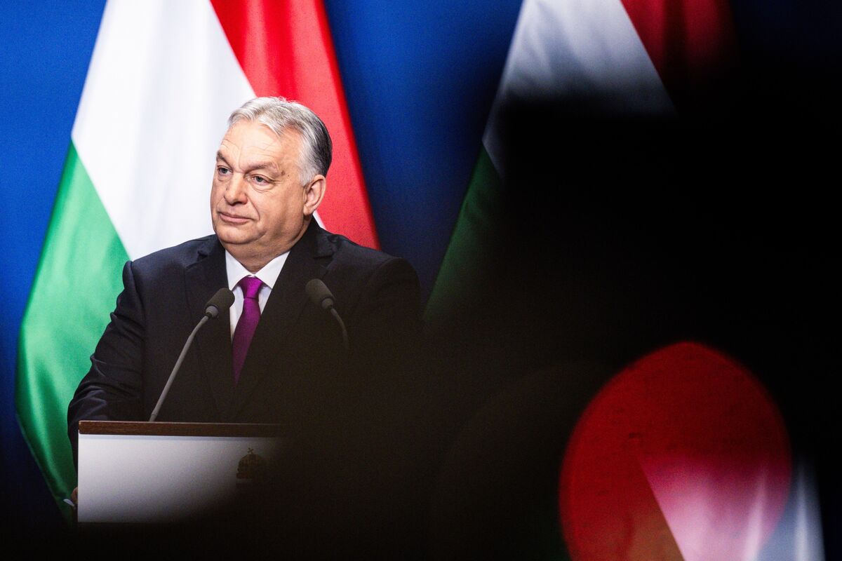 
                            Orban Channels Iran War to Boost Flagging Hungarian Campaign