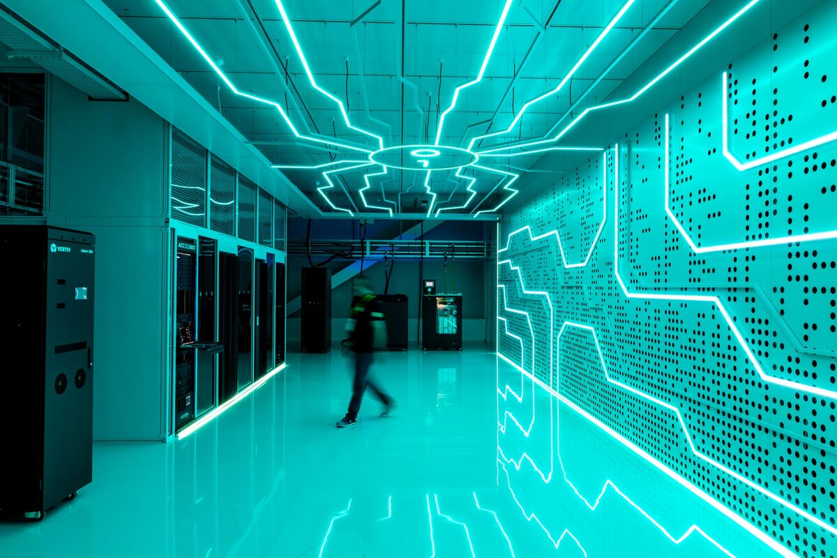 Anthropic, OpenAI Executives Urge Oversight of Self-Improving AI