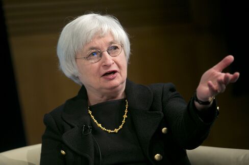 Fed’s Yellen Urges Higher Bank Capital Rather Than Size Limits