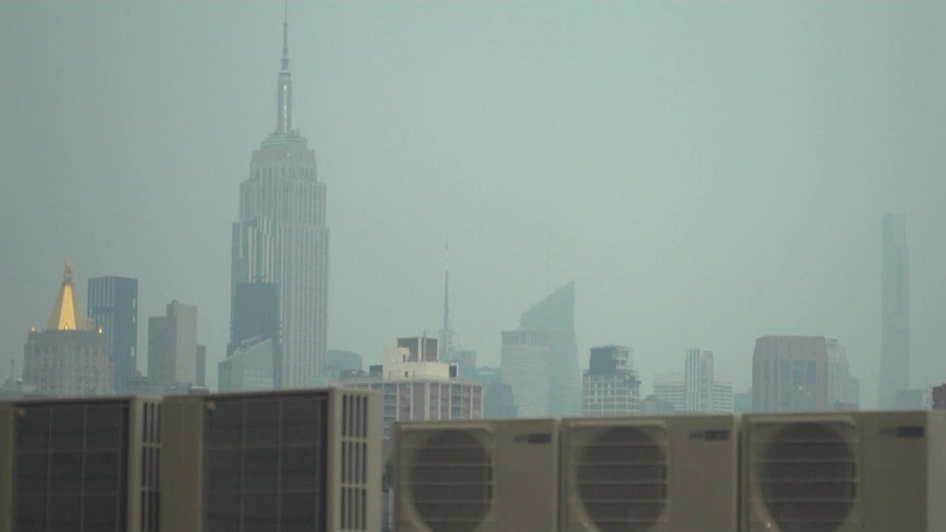 Watch Hazy Skies in New York Blamed on Western Wildfires - Bloomberg