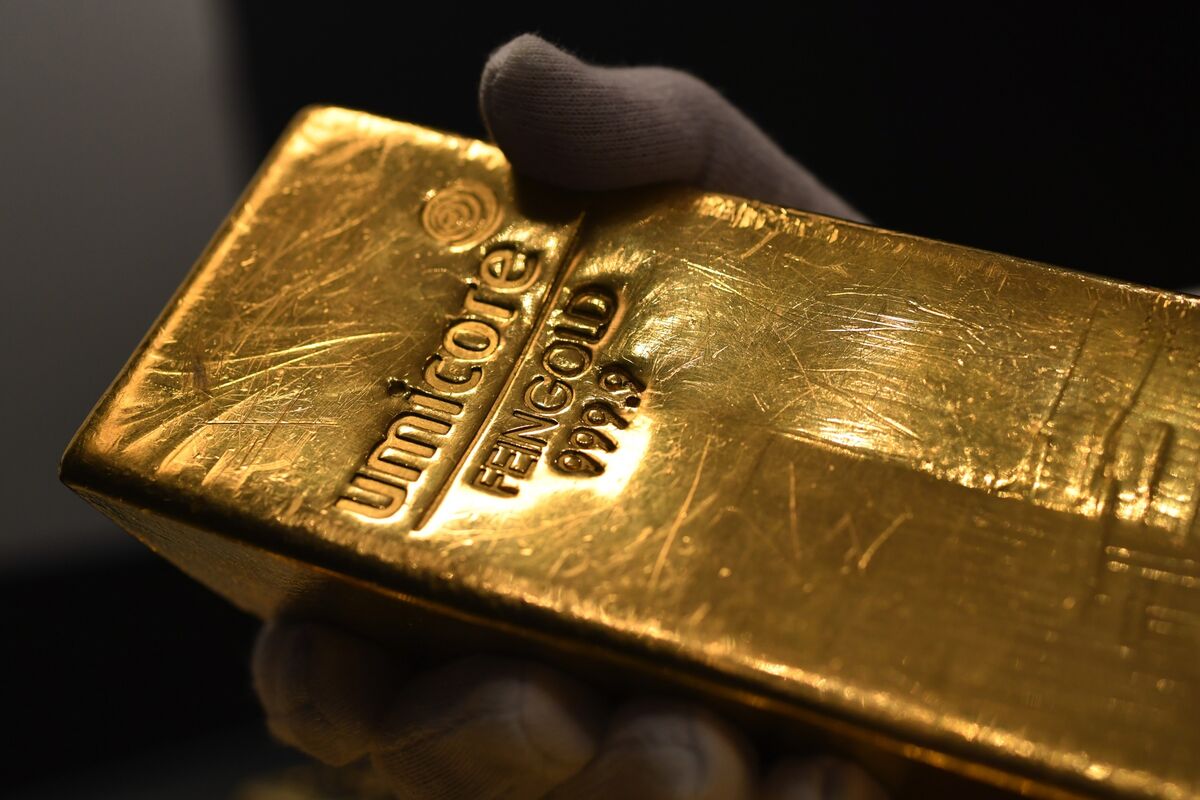Umicore Shares Jump as Refiner Sells Gold to Cash in on Rally