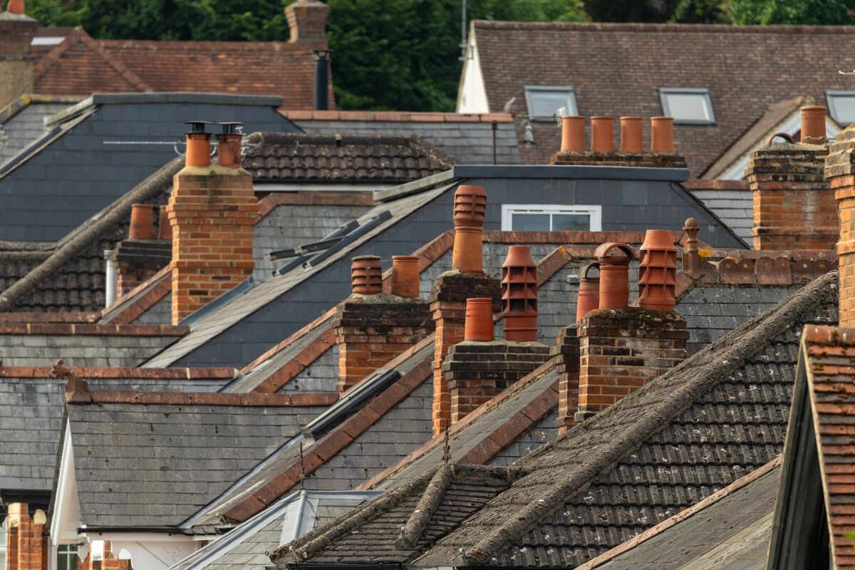 Budget Fears Slam Brakes on UK Housing Market, Agents Warn