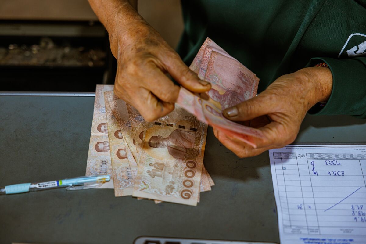 featured image thumbnail for post Baht Rally Halts as Thailand Campaigns for Lower Rates