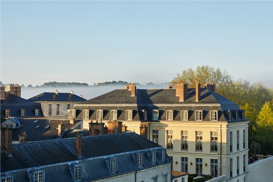 Live Like an Actual King in This Hotel on the Grounds of Versailles