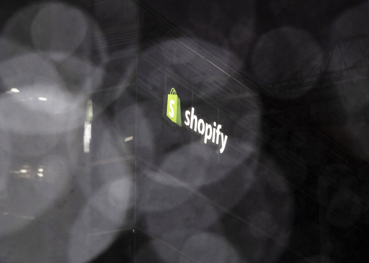 Shopify (SHOP) to Cut 10% of Staff, With Most Workers Gone by Day’s End