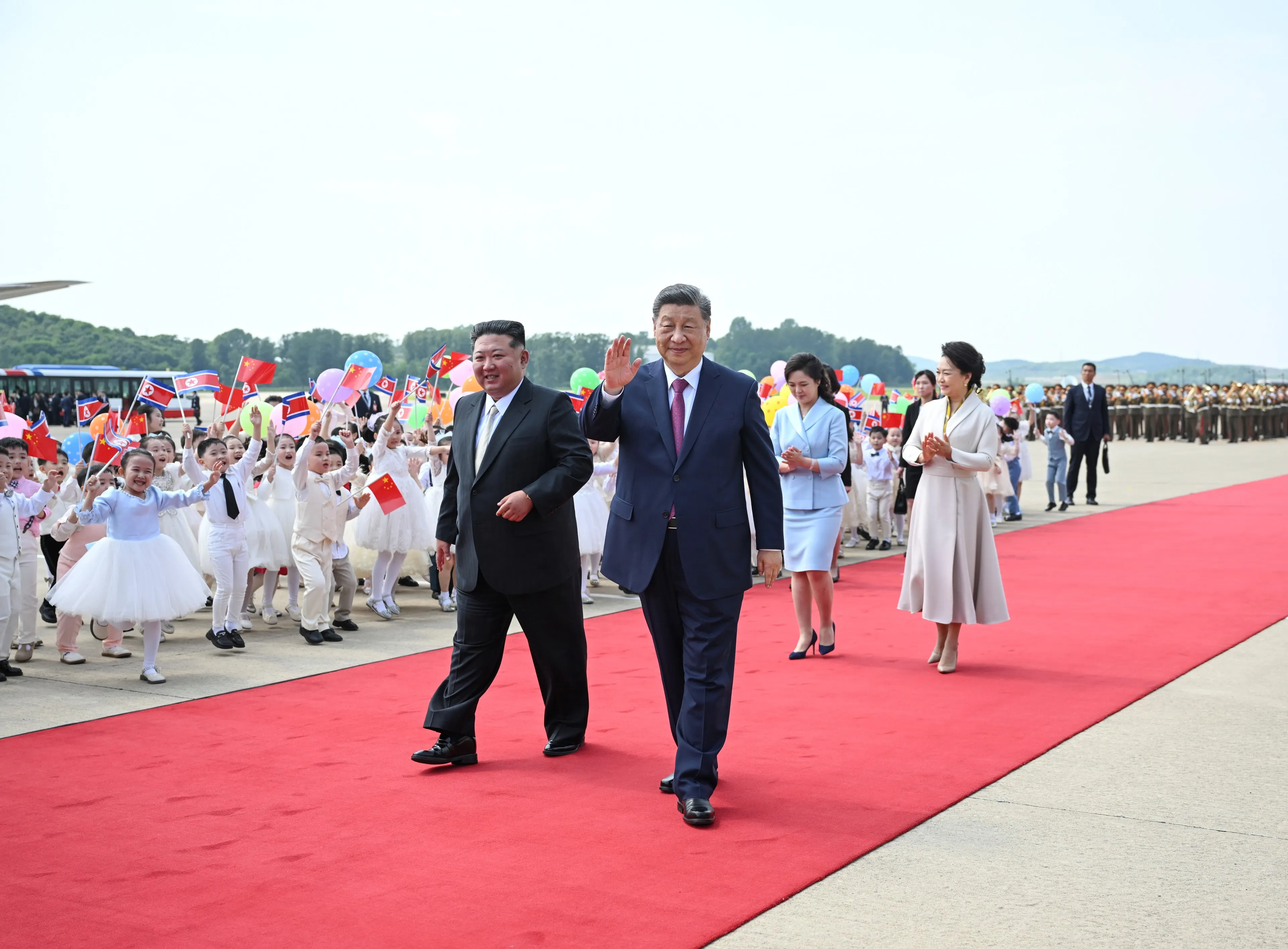 中国の習主席、北朝鮮と金総書記への支持不変と表明－条約締結65年で