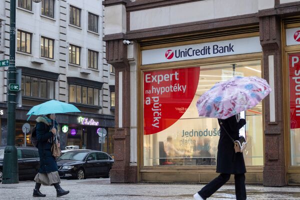 Czech Banking and Economy as Growth Outlook Worsens