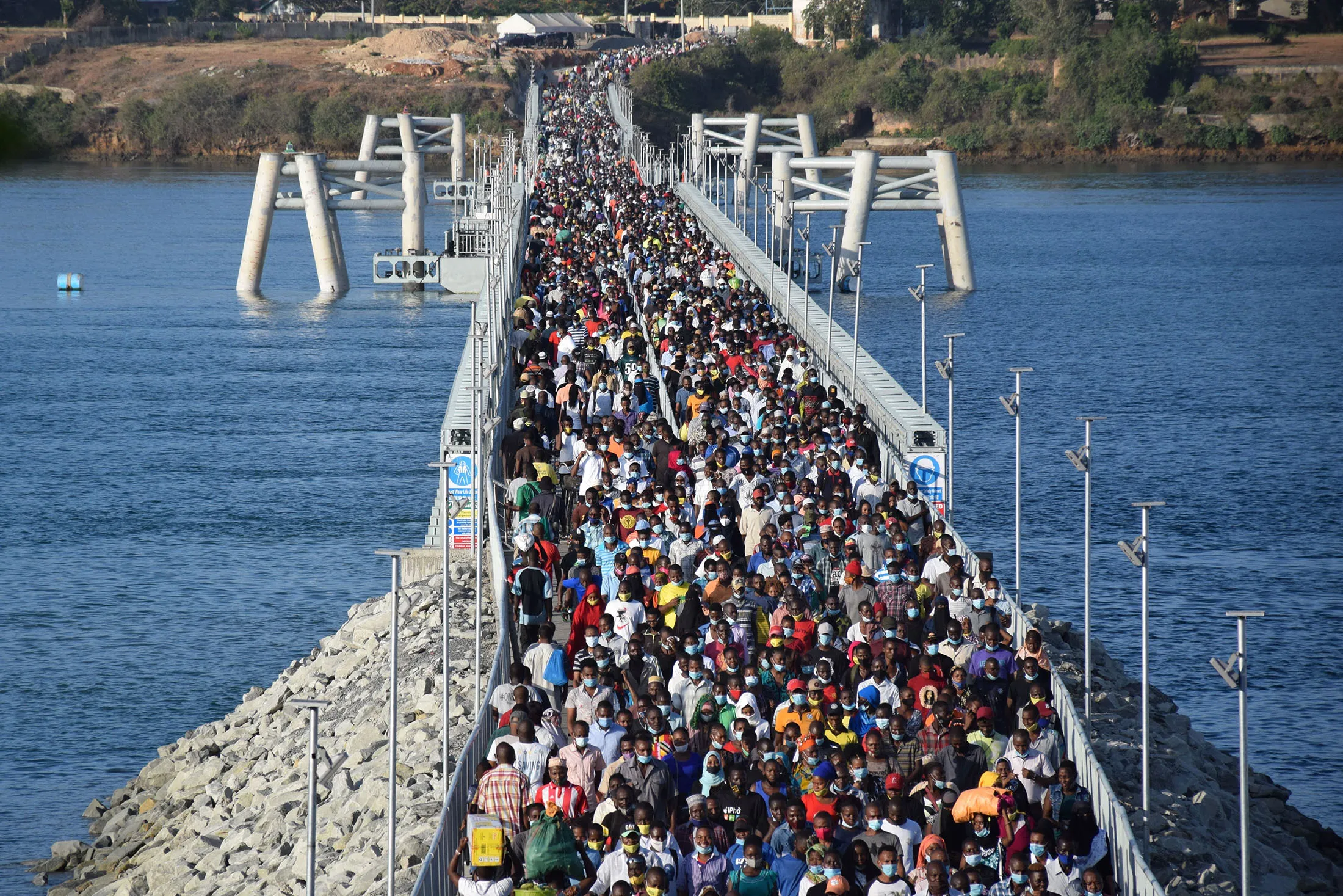 TOPSHOT-KENYA-TRANSPORT-COMMUTING-BRIDGE