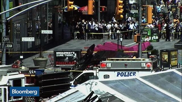 1 dead, 19 injured after car crashes into Times Square crowd 1 dead, 19 injured after car crashes into Times Square crowd