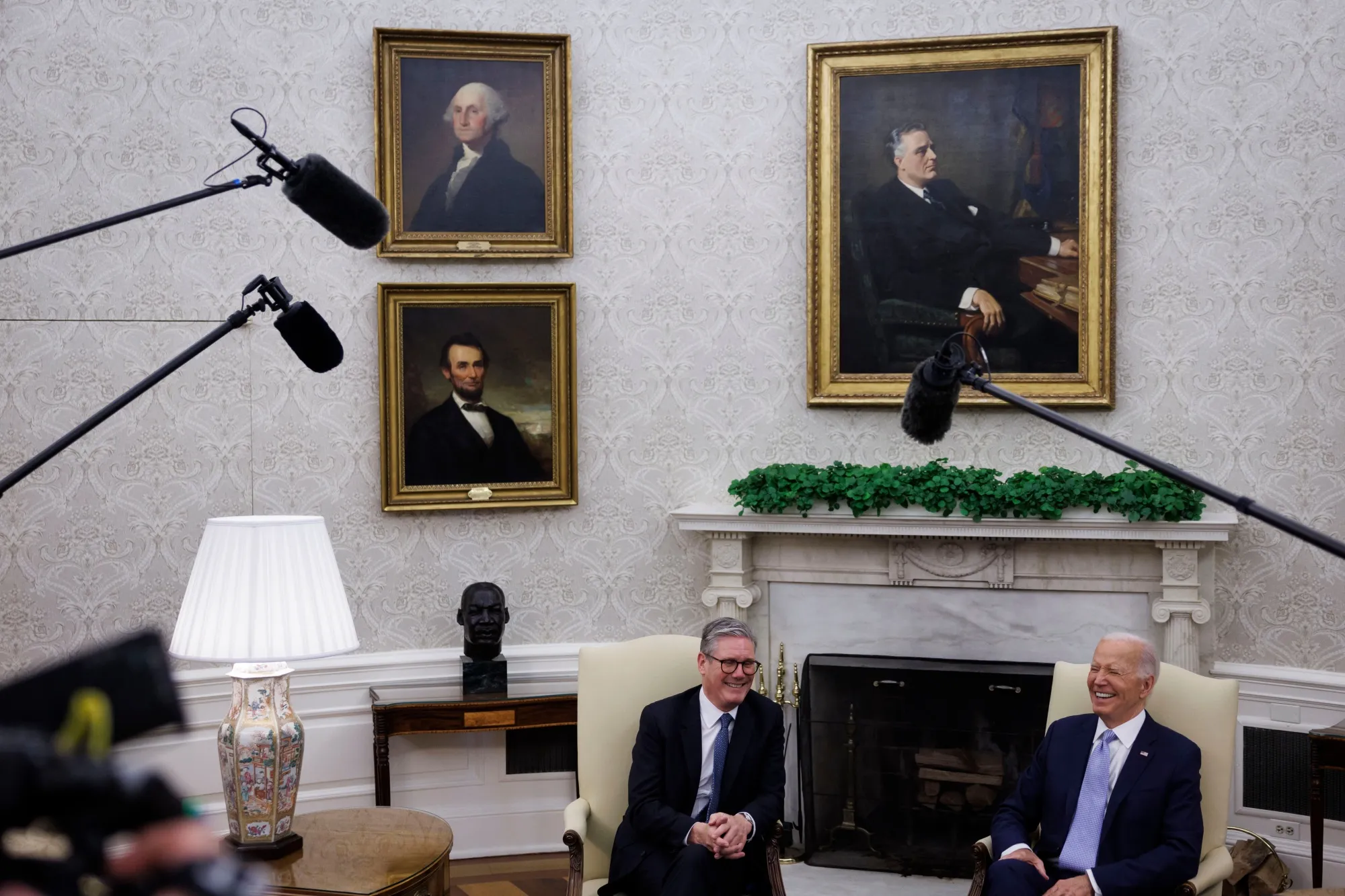 Starmer Says Biden in ‘Good Form’ During White House Meeting - Bloomberg