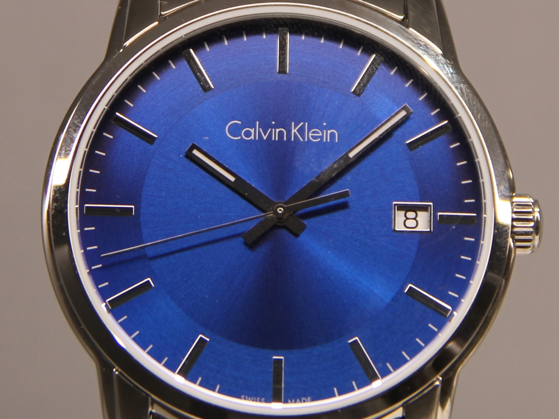 Raar been Buitenland Swatch Ends Calvin Klein Swiss Watch License as Contract Expires - Bloomberg