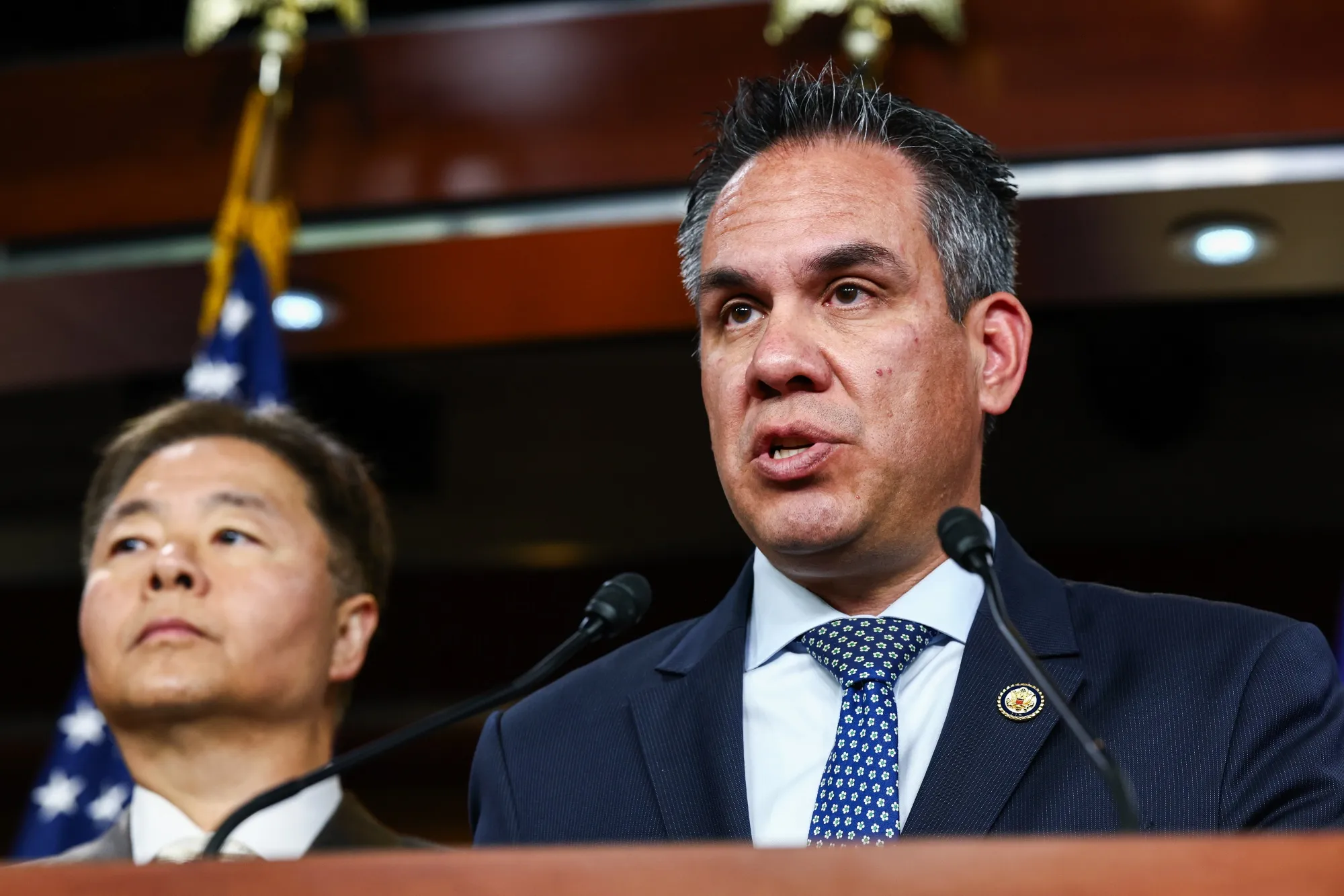 House Passes Stopgap to Avert Shutdown Before Midterm Election - Bloomberg