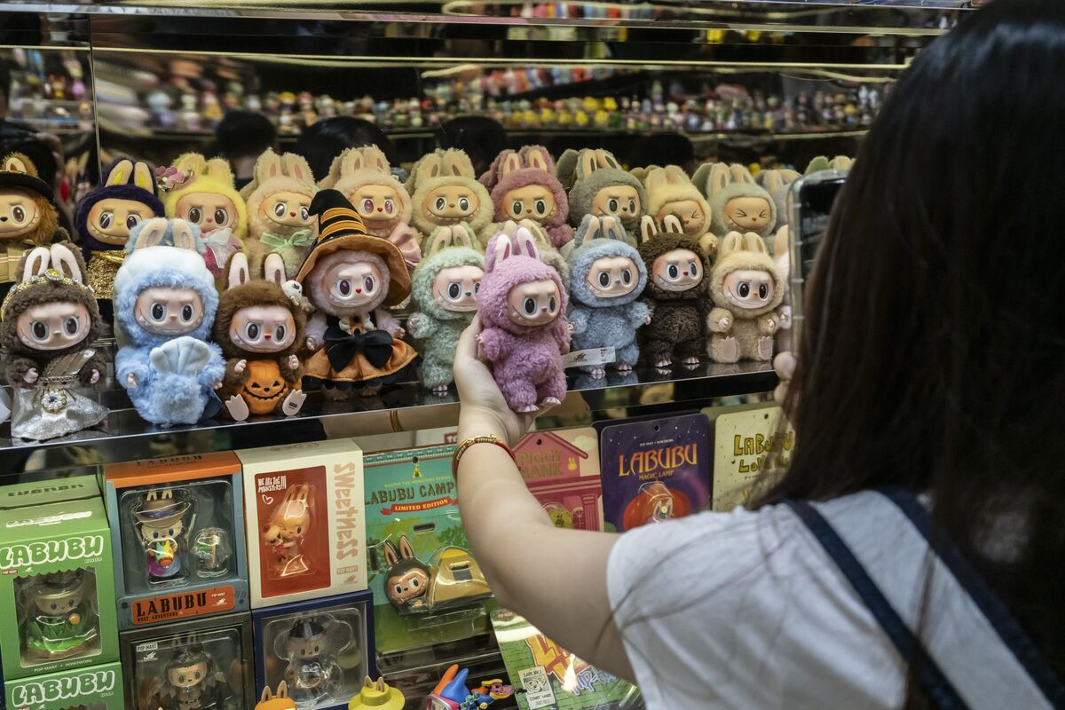 Pop Mart’s Labubu Risks Beanie Baby-Style Collapse, Analyst Says