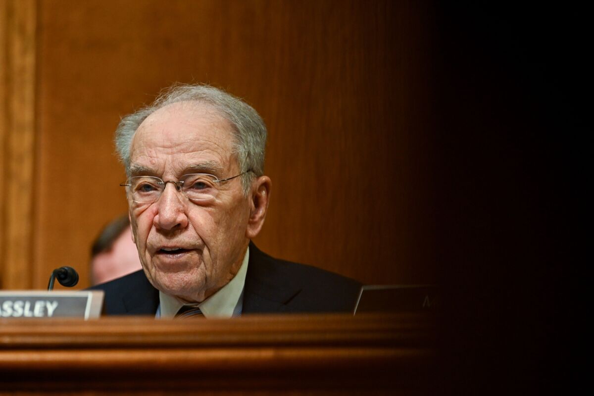 Televised Supreme Court Sessions Backed by Key Senate Panel