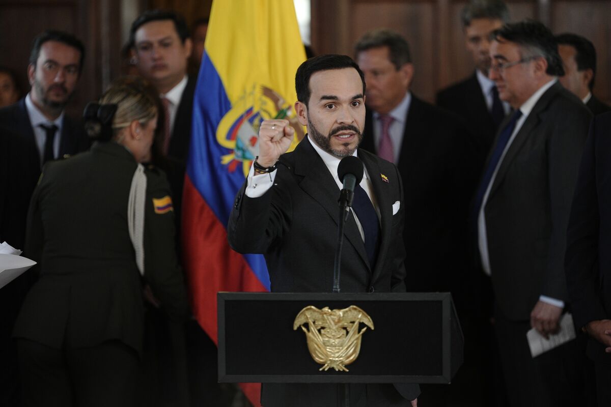 Colombia: De la Espriella enfrenta al Congreso por el ajuste fiscal