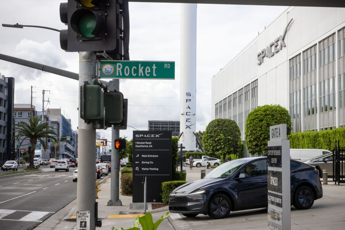 SpaceX Financials Flagged as Concern to SEC by Advocacy Group