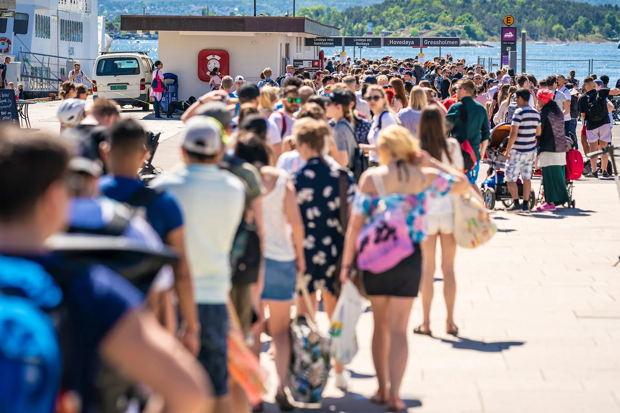 People queue&nbsp;in Oslo&nbsp;to take boats to reach the islands in the Oslo Fjord on May 31.