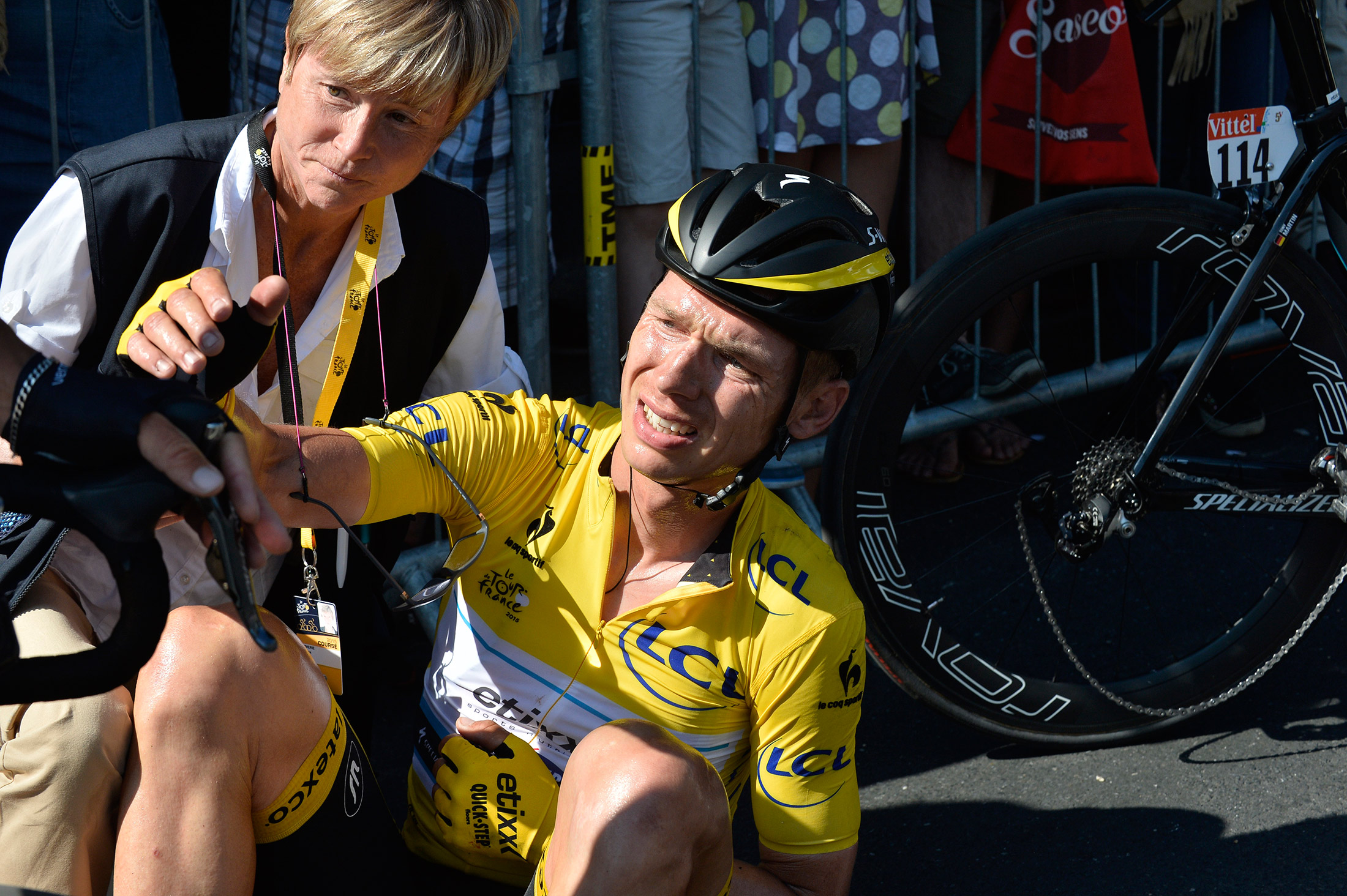 Tour de France Leader Martin Out After Collarbone-Breaking Crash ...