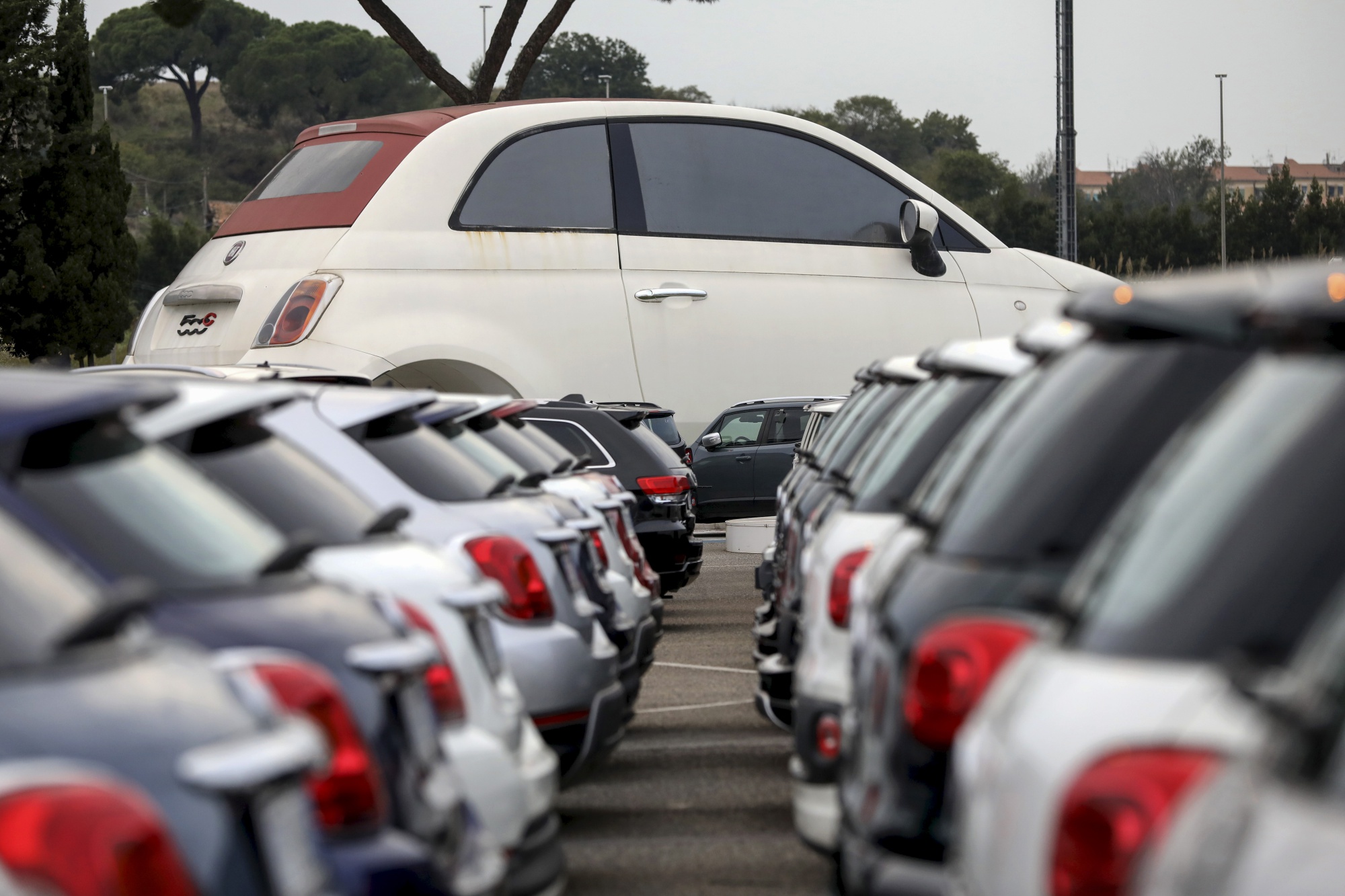 Peugeot, Fiat Auto Dynasties Merge To Confront Tech Upheaval - Bloomberg