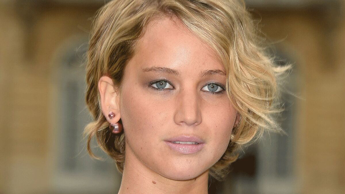 Jennifer Lawrence Wants New Law Targeting Websites that Post Hacked Photos  - Bloomberg