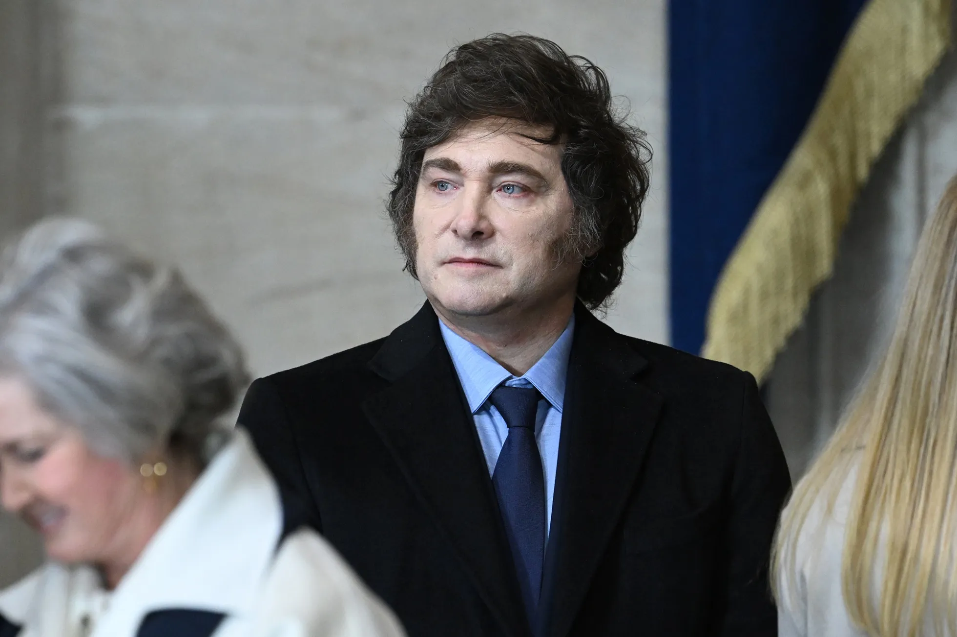 Corte de entrevista frustra defesa de Milei no caso memecoin - Bloomberg