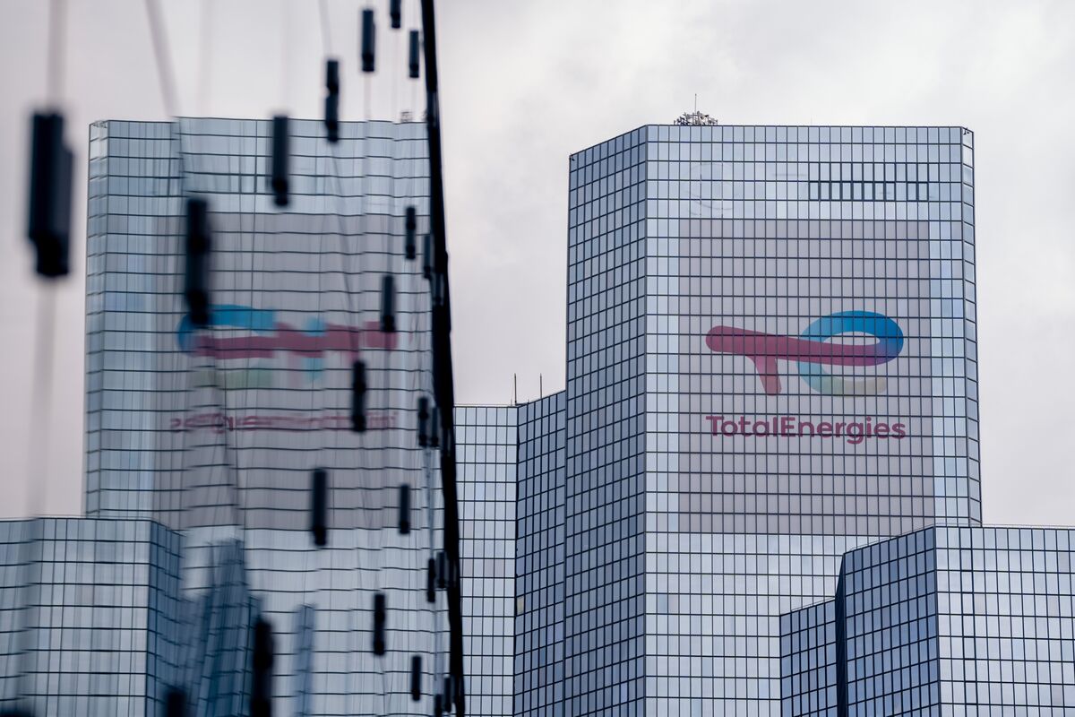 bloomberg.com - Gaspard Sebag - TotalEnergies Asked to End Oil and Gas Exploration in Paris Lawsuit