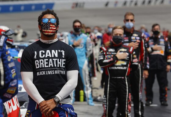 Confederate-Flag Ban Is Nascar's All-In Survival Bet