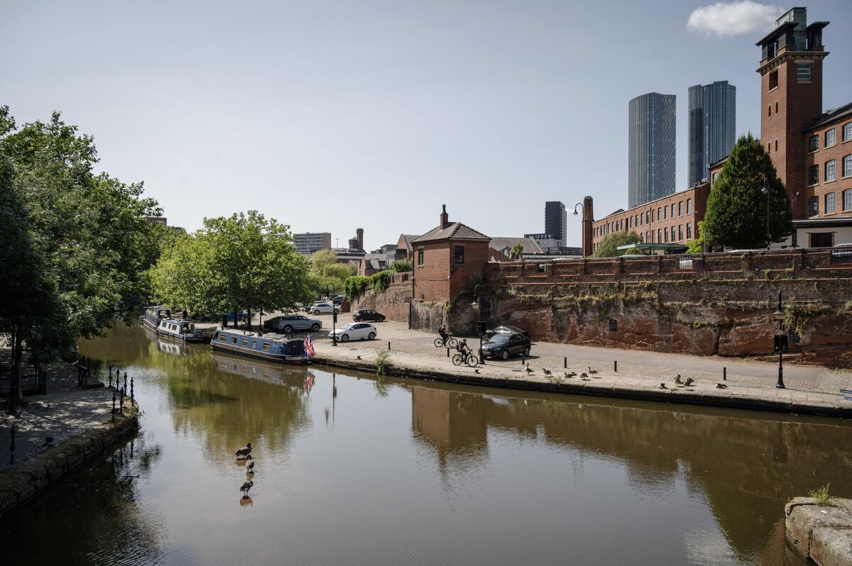 featured image for post Manchester’s Booming Property Market Sets Sights on a Burnham Boost