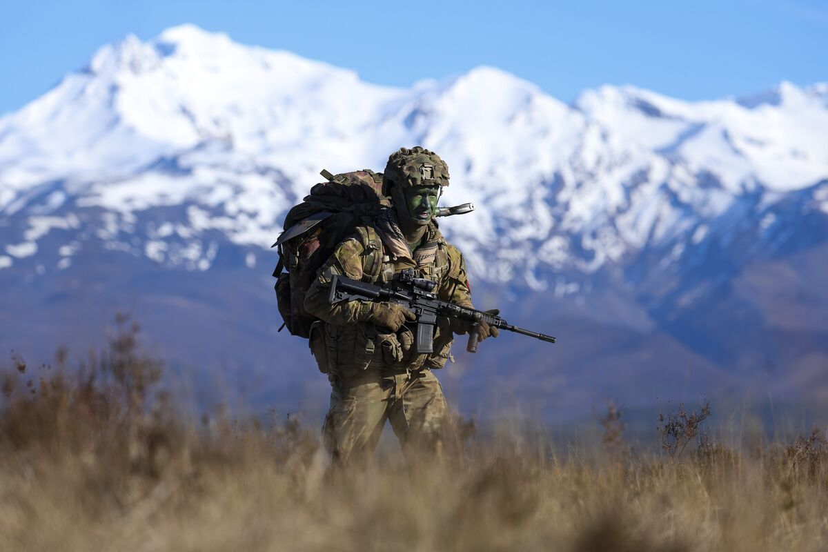 NZ Lacks Billions 'Under the Couch' for Greater Defense Spending