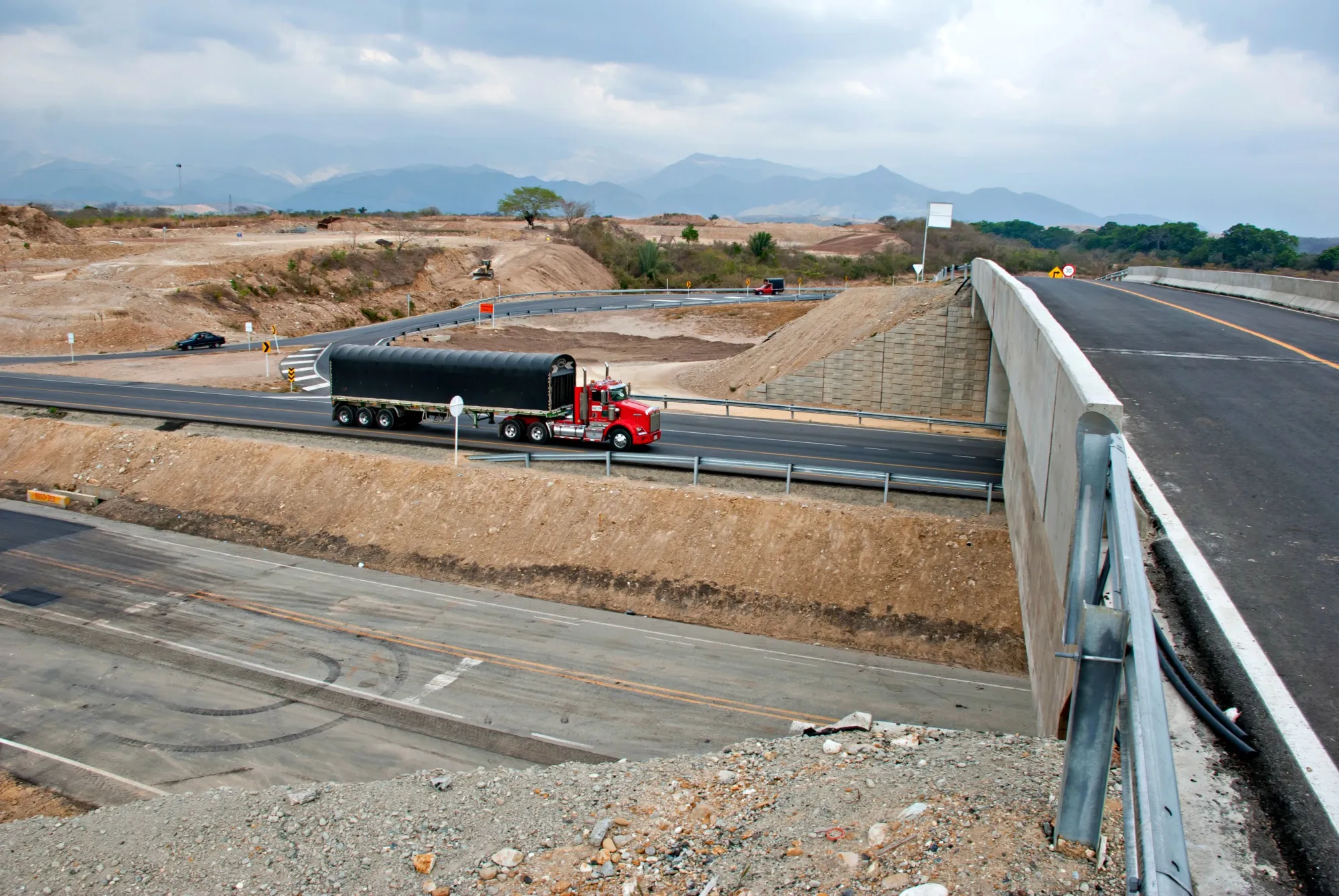 Aguas Claras Intersectionof the Ruta del Sol II highway project.