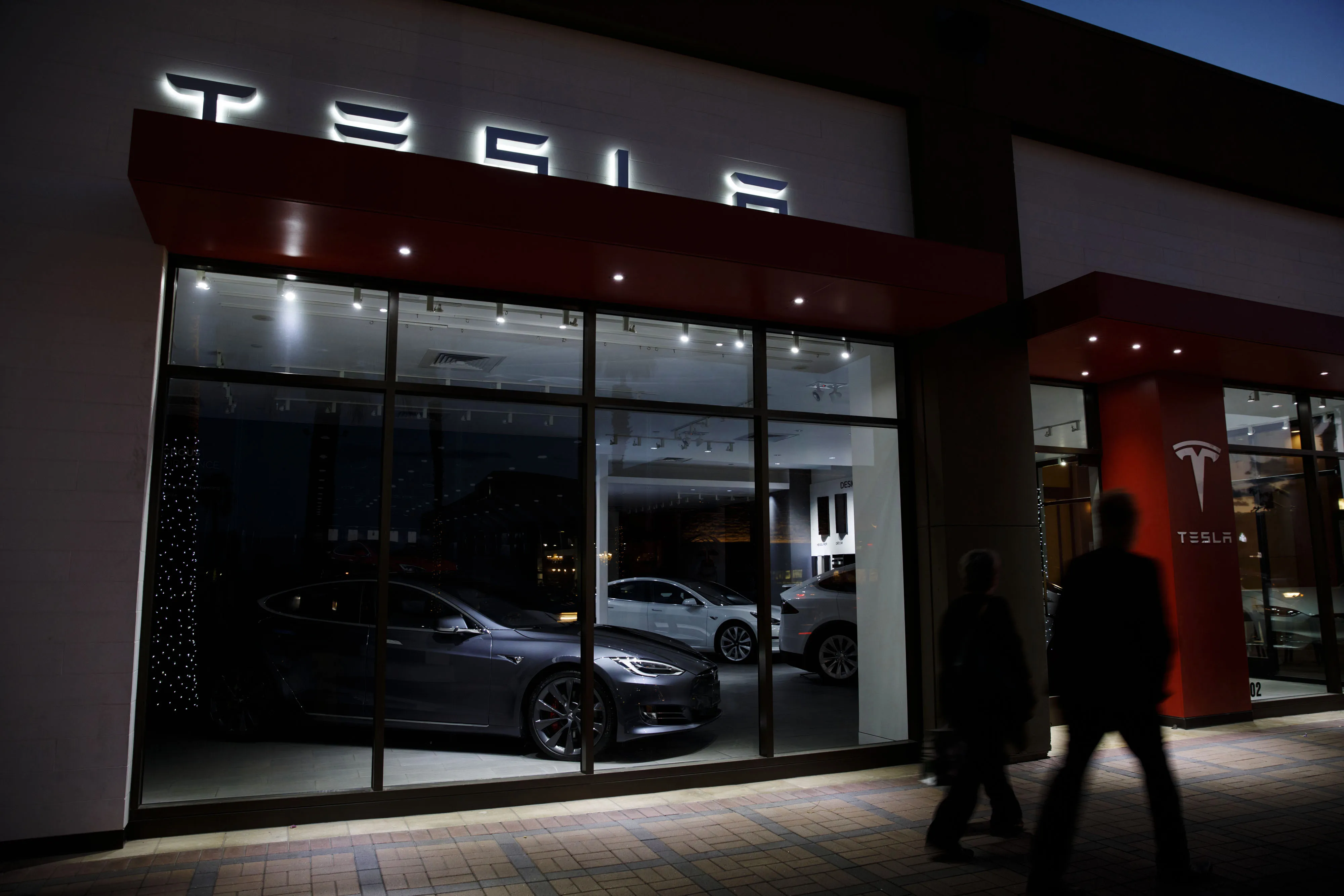 Tesla Inc. Closes Some Stores And Shifts To Online-Only Sales