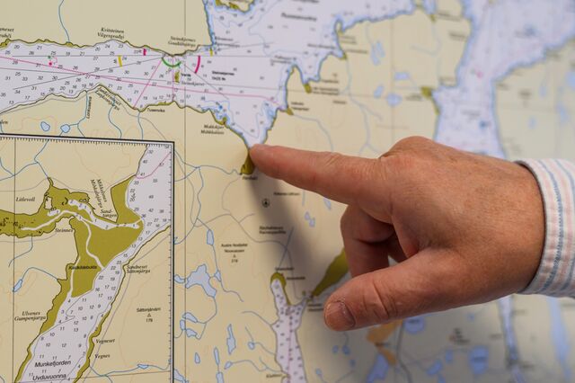 Jorgensen explains potential shipping routes from Kirkenes.