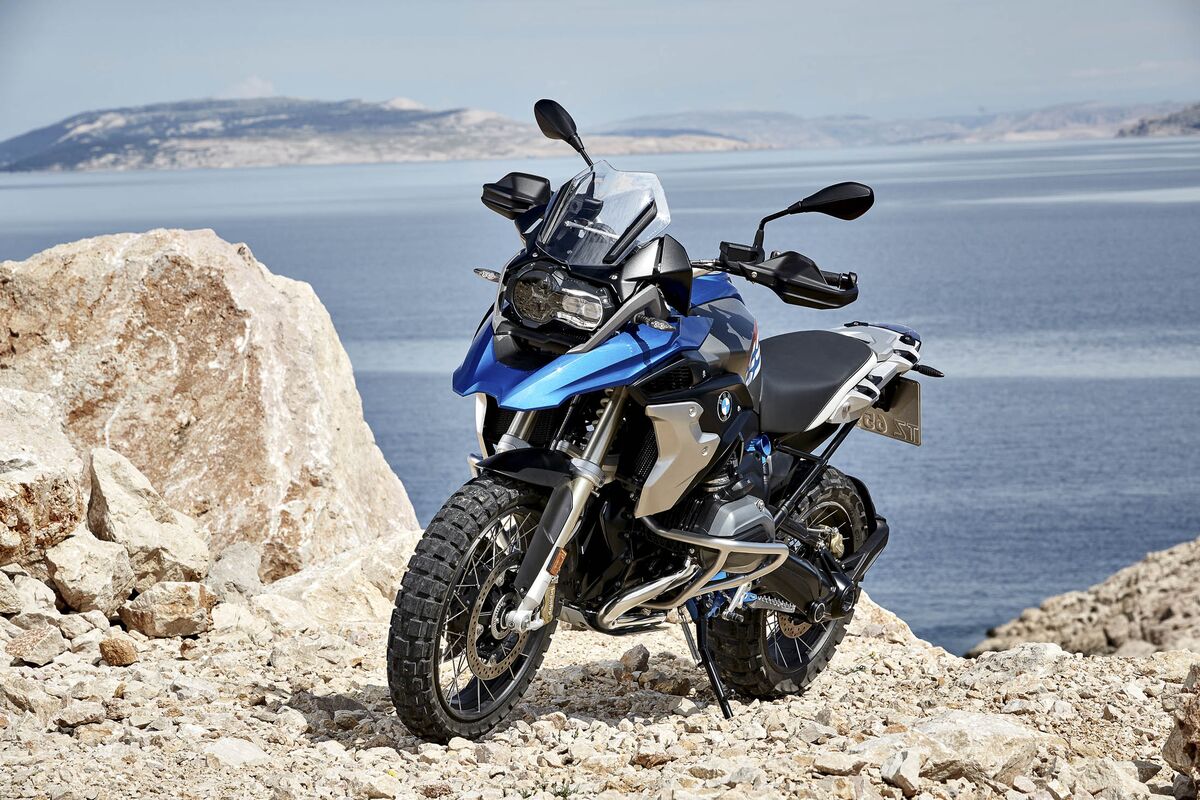 BMW's R1200GS Rallye Motorcycle Rides Like a Rolls-Royce - Bloomberg