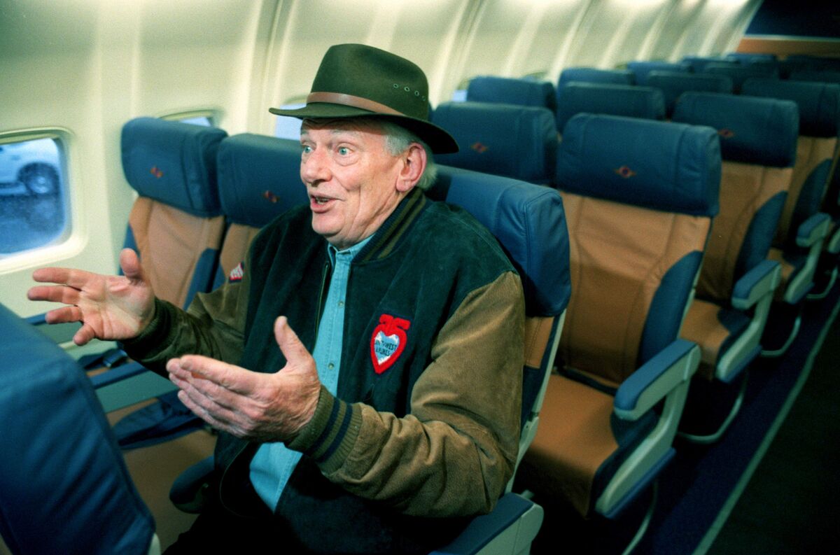 Herb Kelleher Dies Herb Kelleher, CoFounder of Southwest Airlines