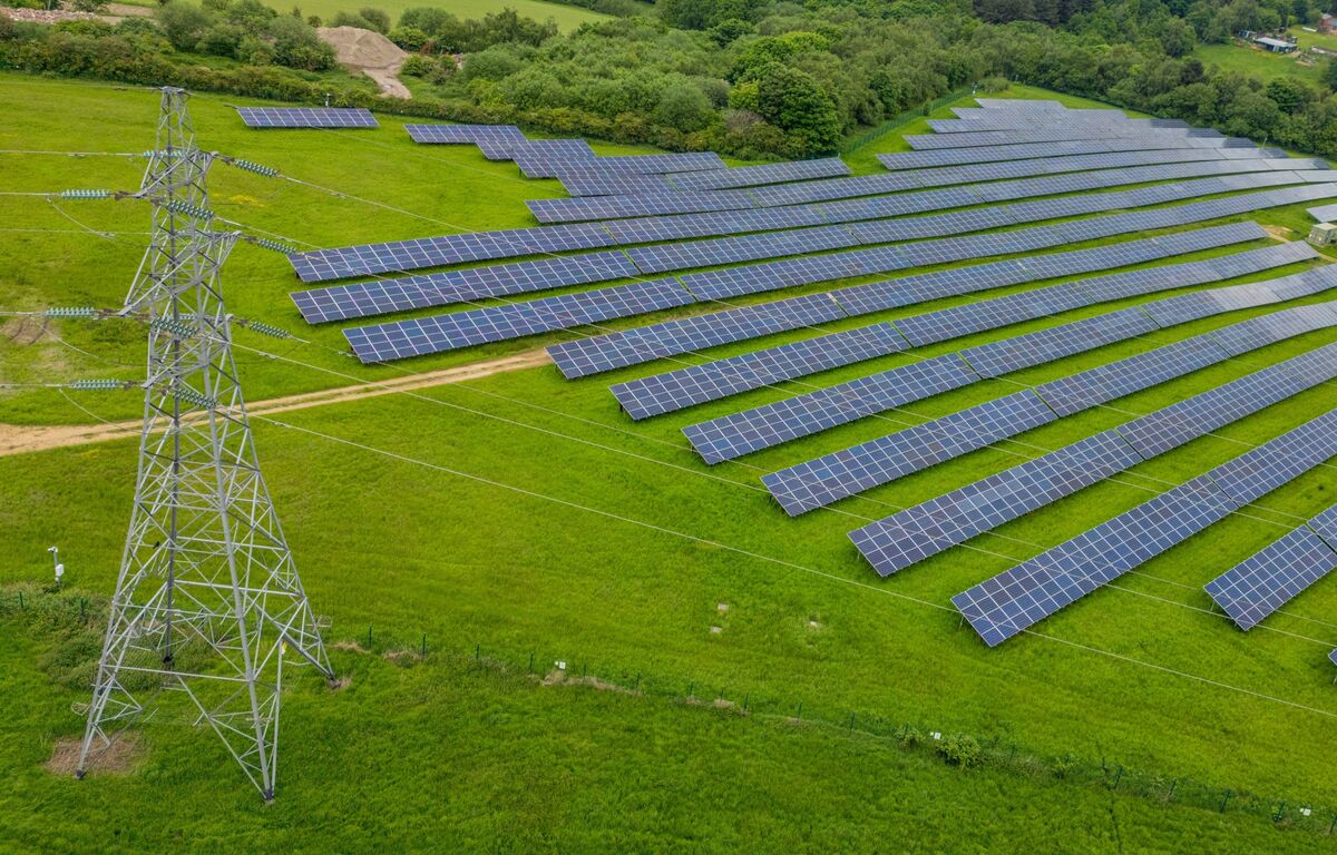 UK Approves Two Major Solar Farms in Drive to Grow Capacity - Bloomberg