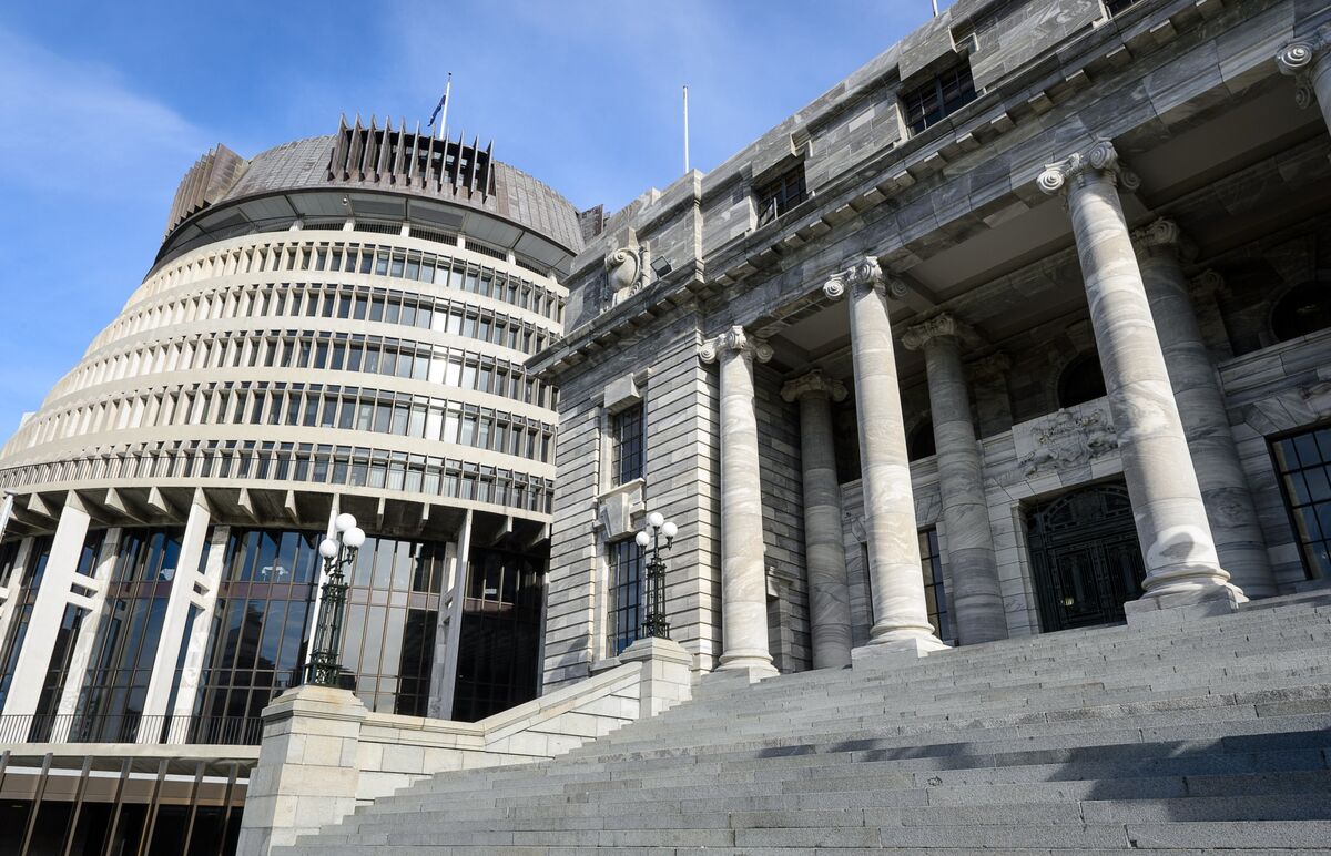 New Zealand’s Ruling Coalition Leads Poll Two Months Ahead of Election
