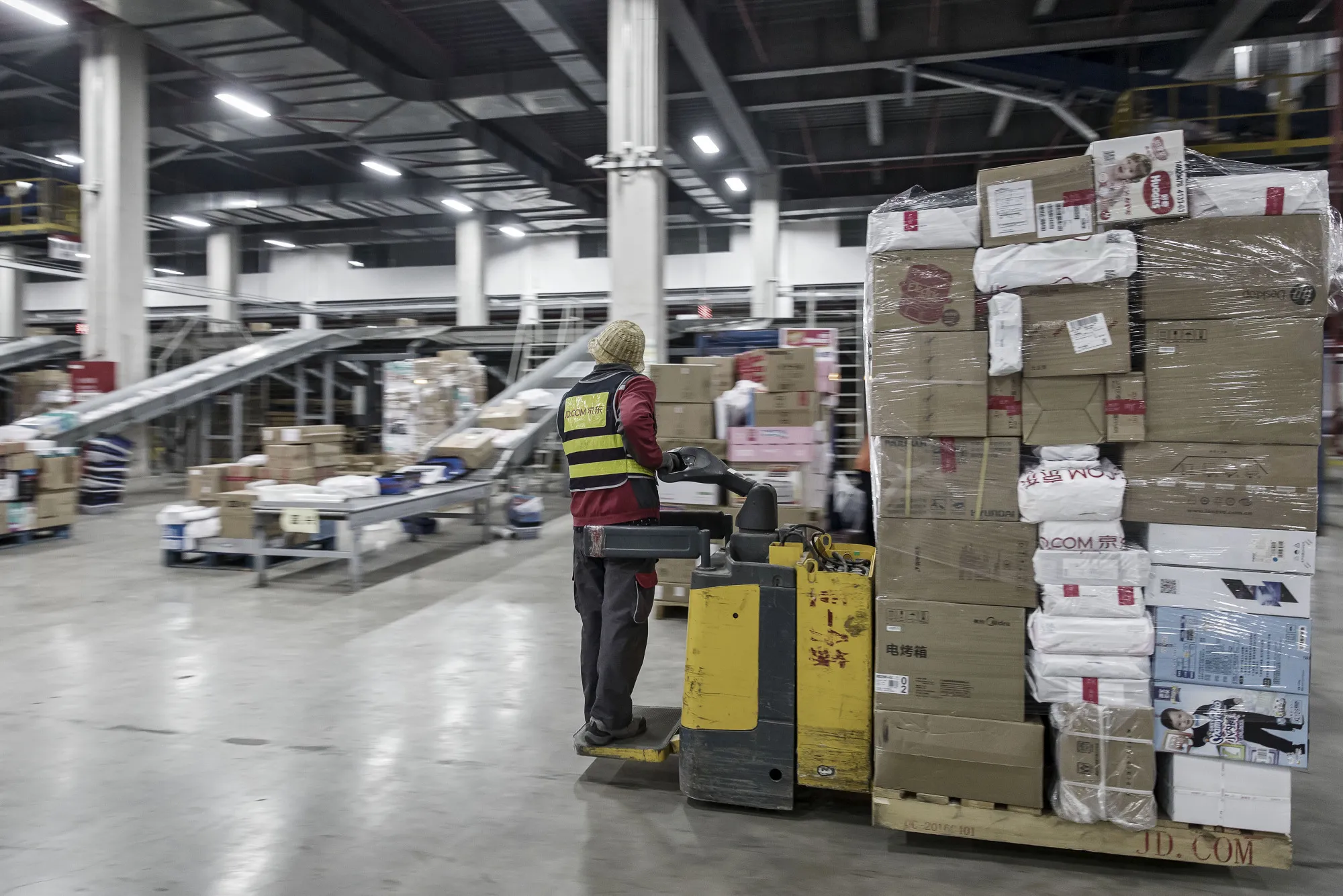Operations At A JD.com Vertical Warehouse