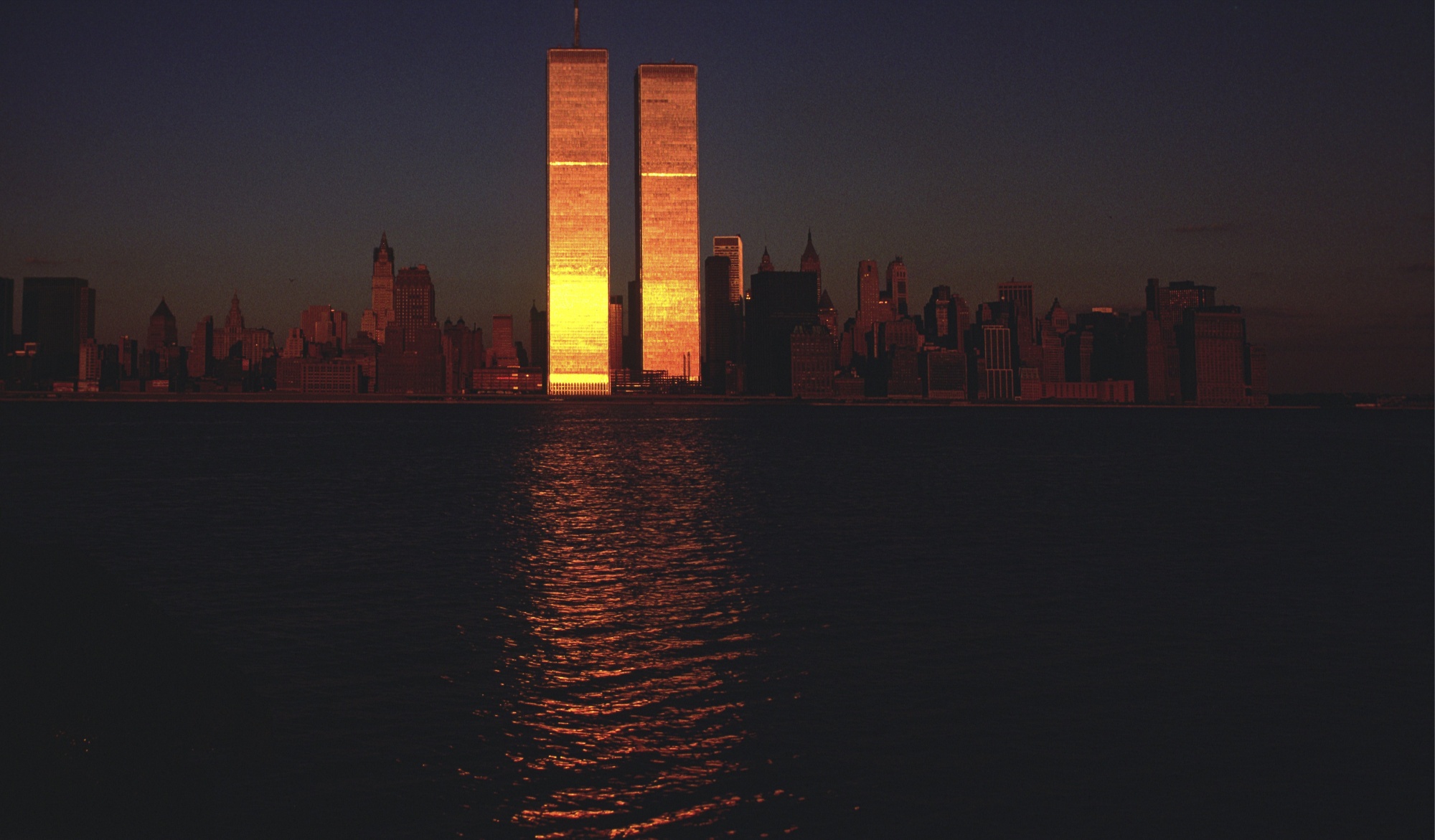 new york skyline sunset with twin towers