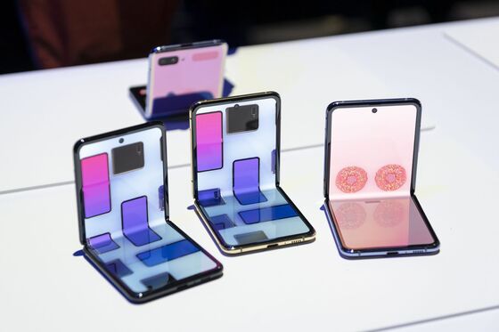 Flexible Phone Screens That Roll and Fold Are Liberating Boring Design