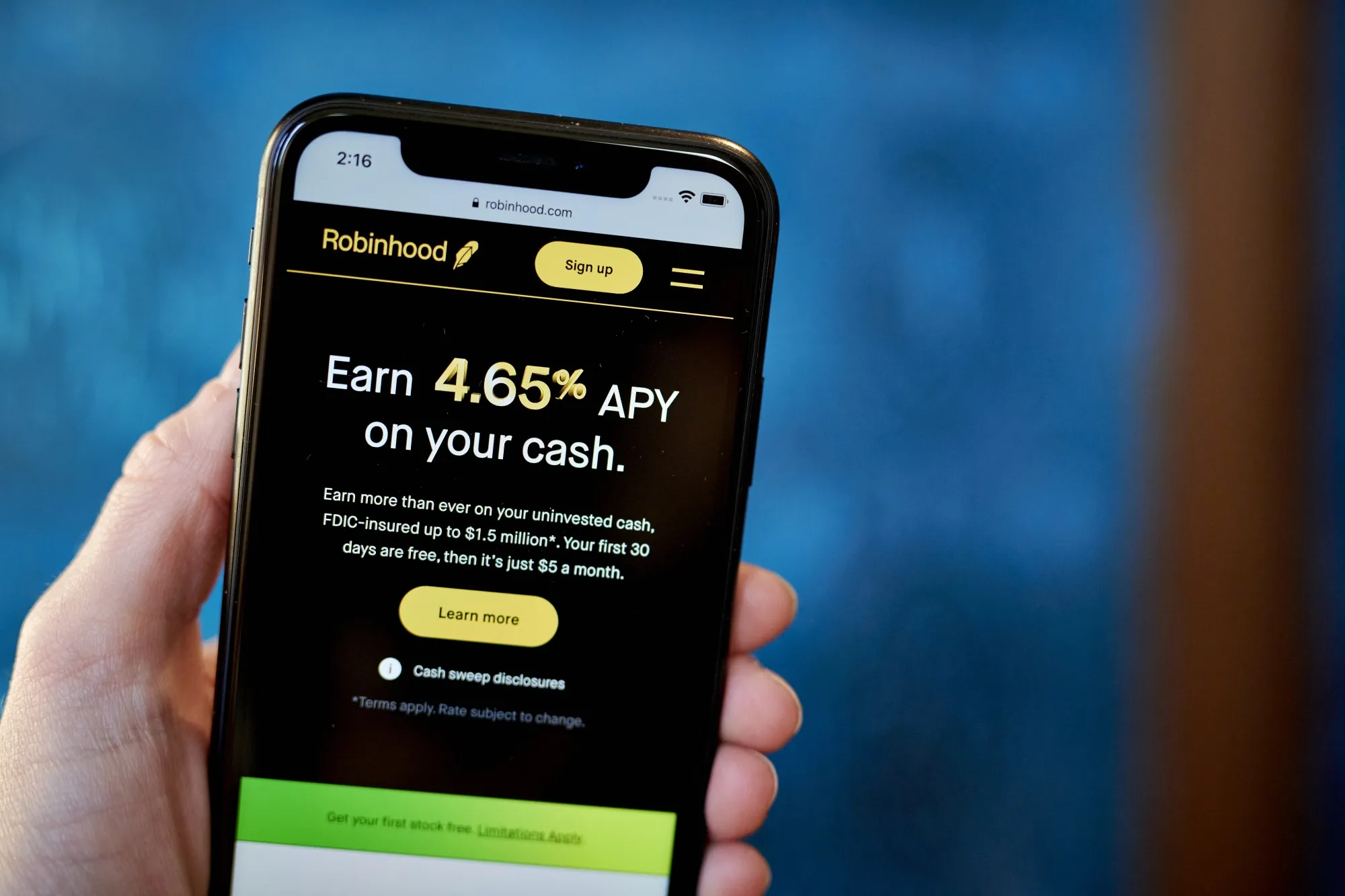 Robinhood Says SEC Closes Crypto Probe Without Any Enforcement - Bloomberg
