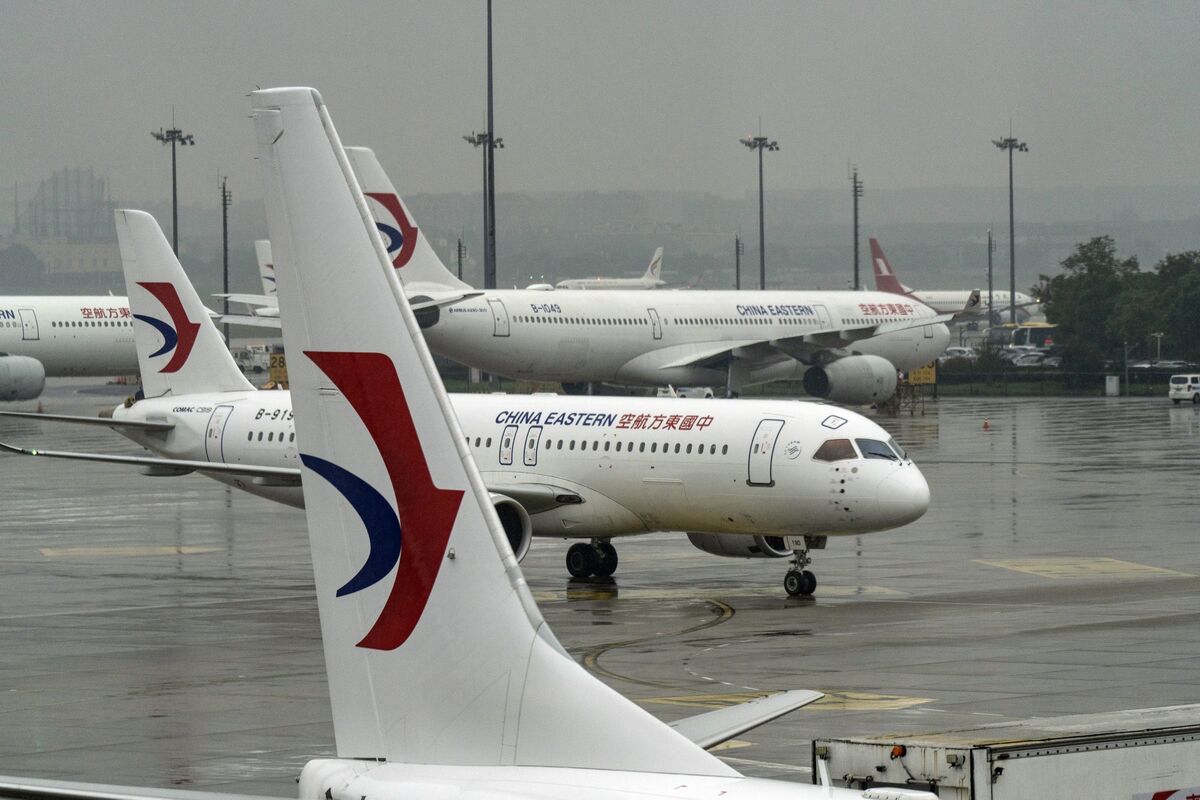 bloomberg.com - Angus Whitley - China's State Airlines Are Aviation's Unlikely Losers From War