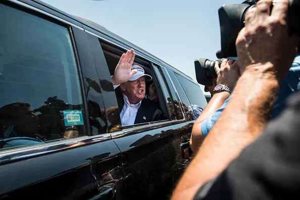 Seeing the border his way.
