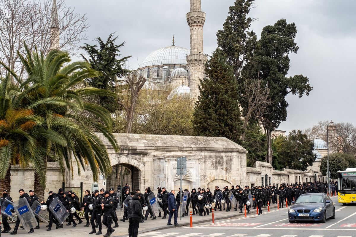 Turkey Arrests Dozens Amid Crackdown on Opposition, Protests Erupt