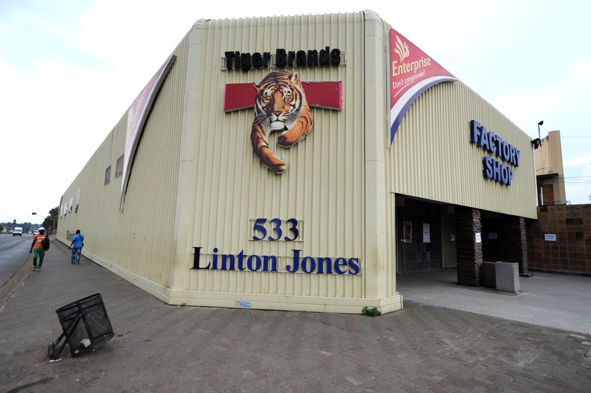 Uncovering the Deadly Deli Dilemma: The Listeria Outbreak Saga - Health Impacts of Listeriosis