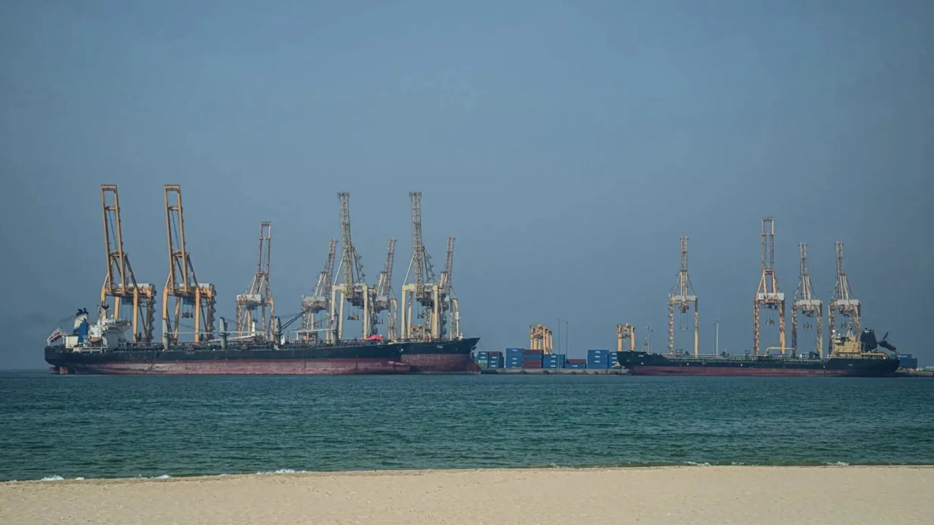 Iran Offers Hormuz Access During Lebanon Ceasefire, Raising Peace Hopes