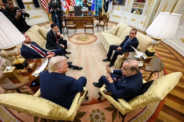 President Donald Trump meets with Prime Minister Shehbaz Sharif and Field Marshal Asim Munir of Pakistan on Sept. 25, 2025, in the Oval Office